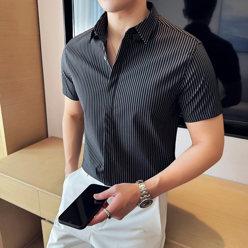 2024 Summer Fashion Vertical Striped Shirts Luxury Men\'s Hidden Button Short Sleeved Slim Fit Casual Business Shirt Men Clothing