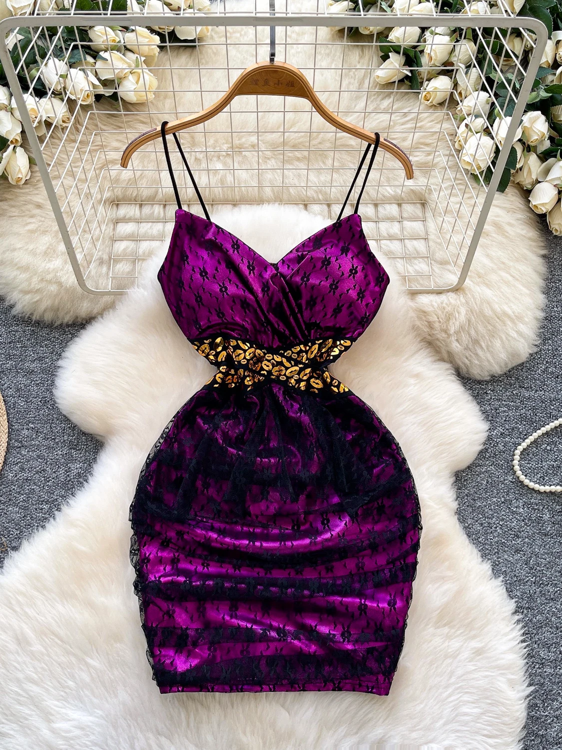 Foamlina Damen 2025, Herbst-Neues Clubkleid, Y2K-Slip-Kleid, sexy V-Ausschnitt, ärmellos, transparente Spitze, hohe Taille, schlankes, figurbetontes Partykleid