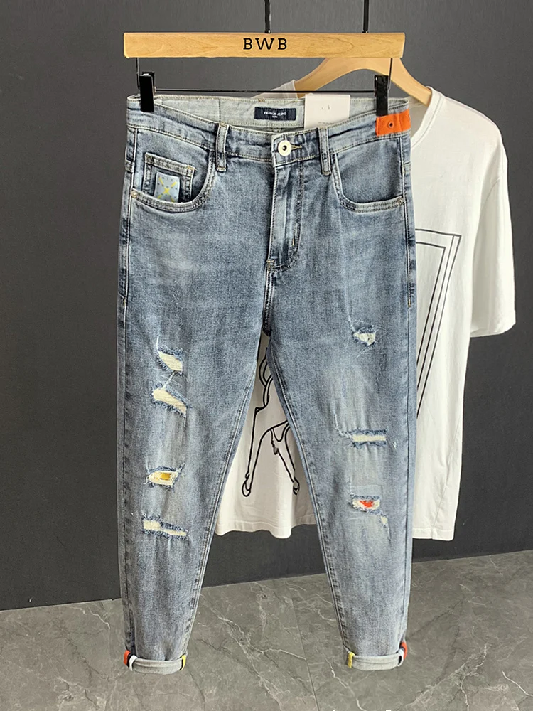 

Модные мужские летние тонкие эластичные повседневные джинсы в американском стиле High Street в Корейском стиле, облегающие джинсы с дырочками и заниженной талией на молнии
