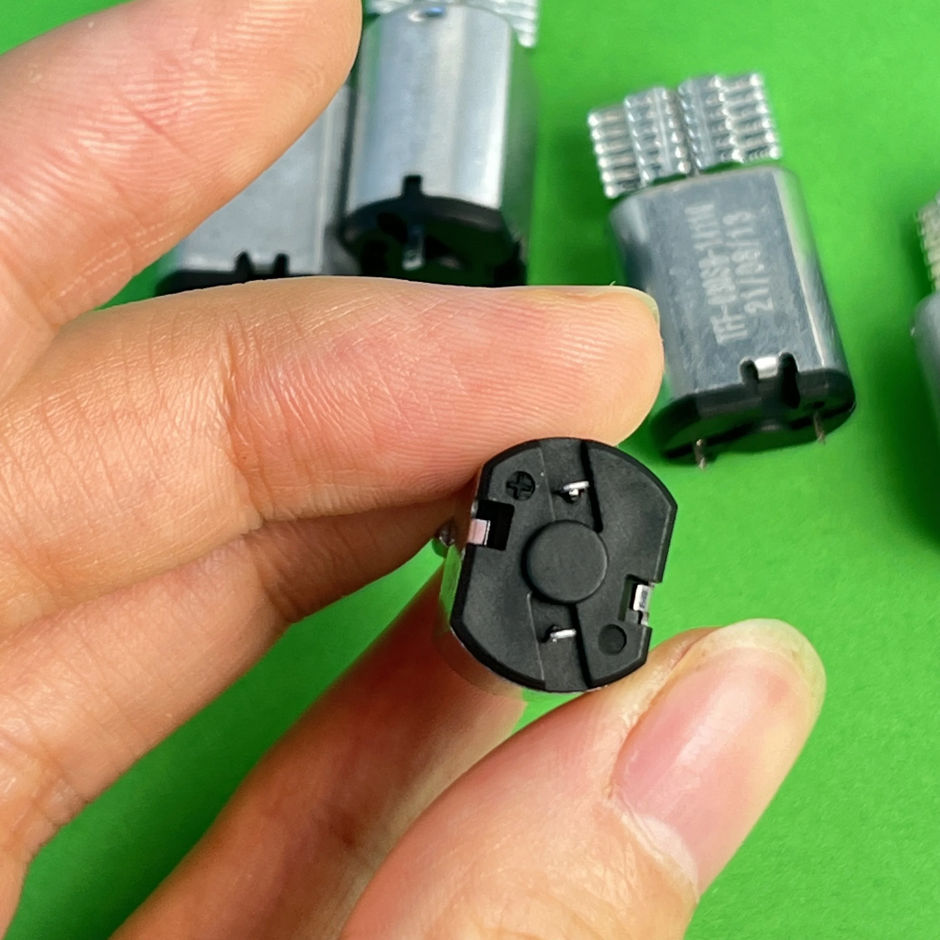 1 قطعة 20 مللي متر تيار مستمر 3 فولت 3.7 فولت تهتز المحرك اهتزاز قوي 7.2 مللي متر x 13.8 مللي متر مايكرو موتور لعبة مدلك