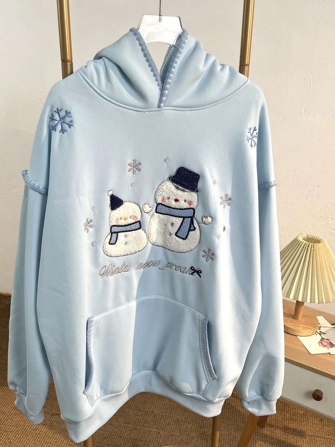 

2026 New American Retro Embroidered Hoodie Women's Spring Thin Loose Lazy Top Coat Design Sense Long Sve Regular Fit