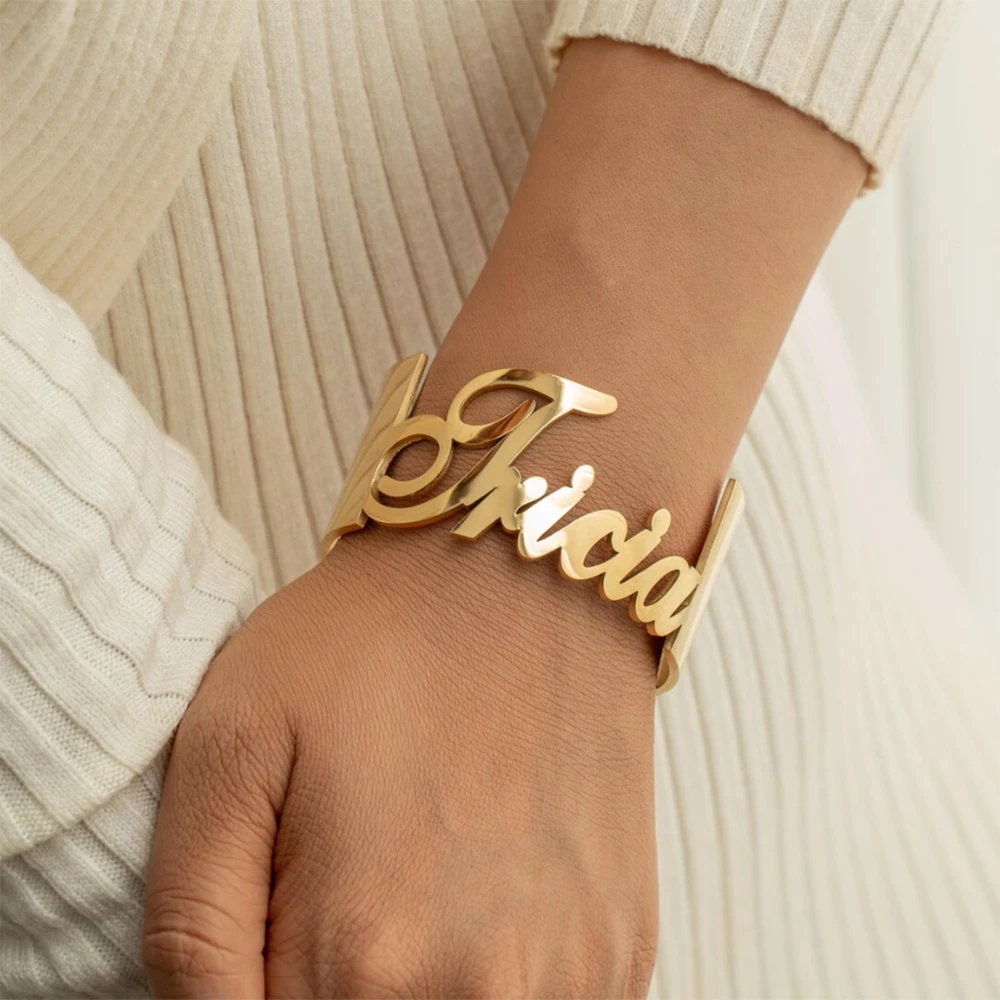 

Женский браслет с персонализированным именем, из нержавеющей стали, с индивидуальной надписью, браслет с подвеской, подарок на День святого Валентина
