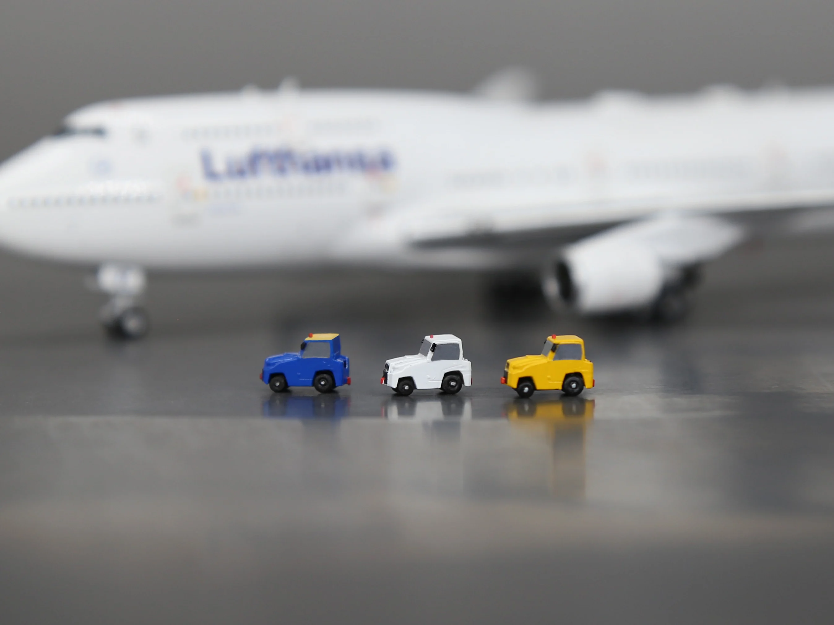 

Scale 1:400 Airport Herpa GSE Finished 3D Printed Aviation Model