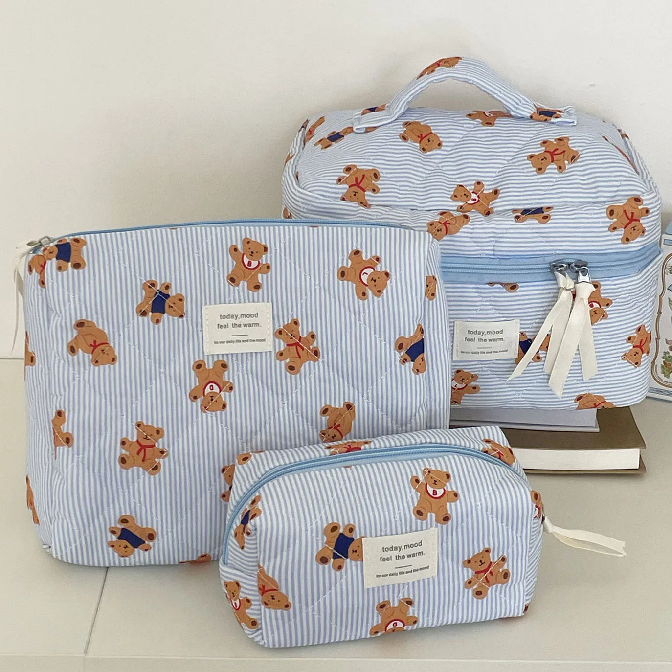 

Women Zipper Makeup Travel Organizer Female Handbag Toiletry Pouch for Girls Pink Blue Bear Stripes Women Cosmetic Case Purse