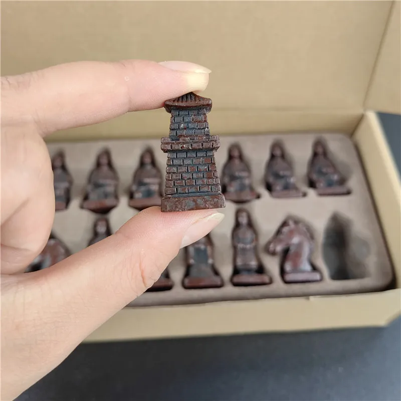 Terra-cotta retro deliberately made old trumpet chess pieces leather chess board 28 cm (11 in) handmade figure game