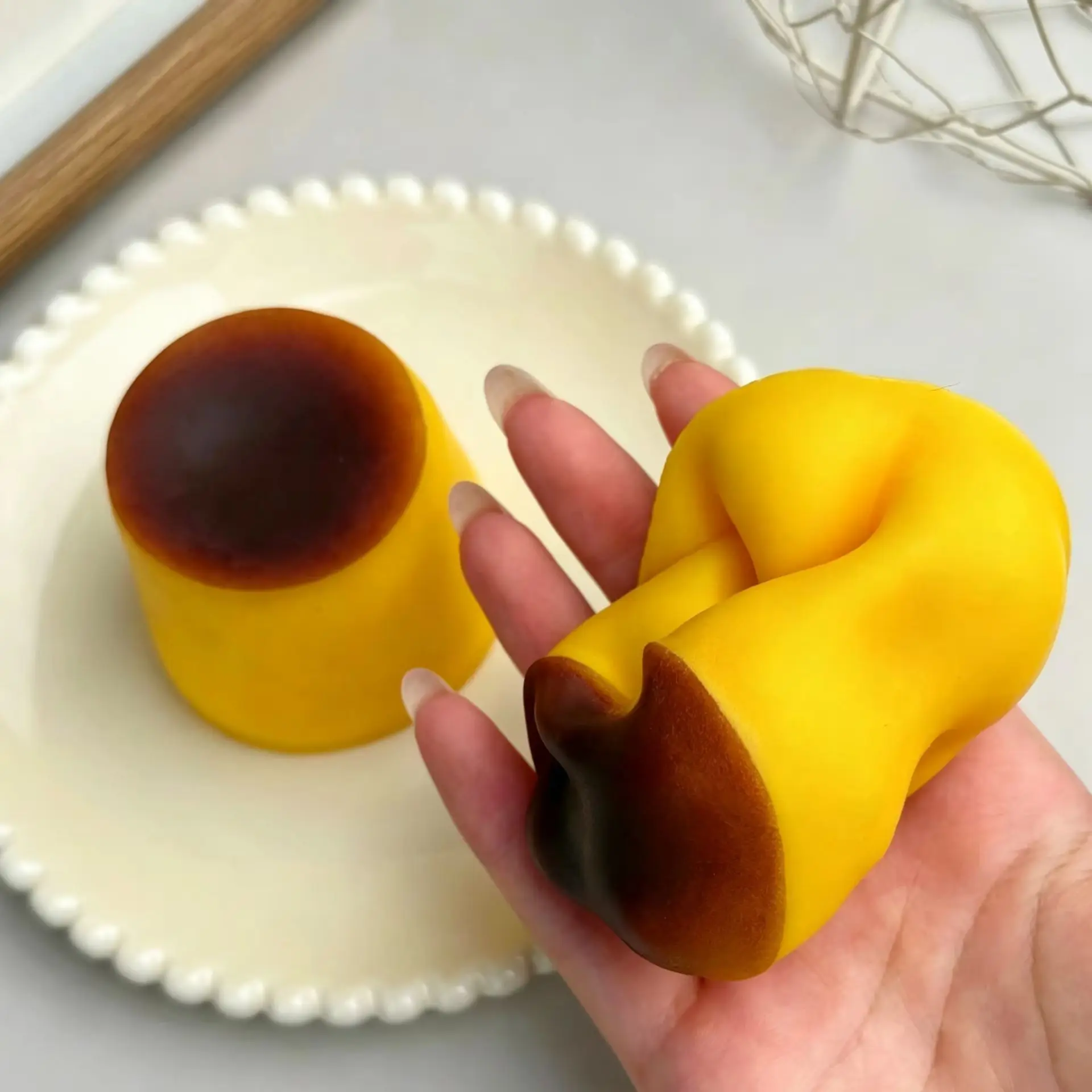 Handmade Crispy Pudding Shape Crackle Squeeze Toy Crunchy Filler Inside Squishy Ball Anti-anxiety Stress Relief Fidget Toy Adult