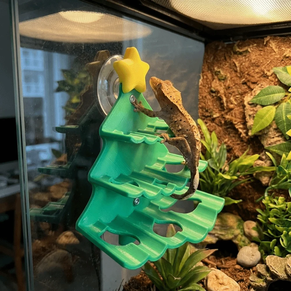 Christmas Theme Reptile Christmas Tree Climbing Frame Simulation Leaves Plastic Reptile Resting Terrace with Suction Cup