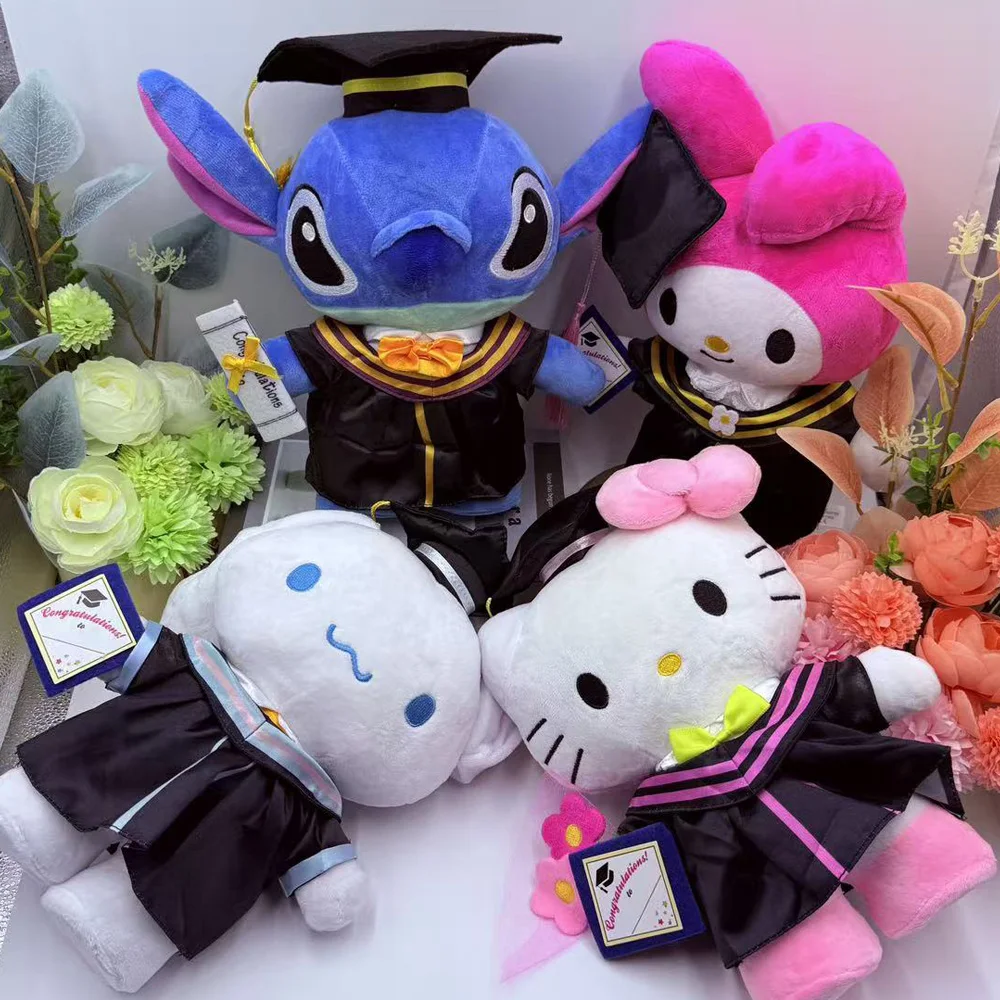 

Милые плюшевые игрушки Sanrio: Синаморолл, Май Мелоди, Куроми, Хелло Китти. Мягкие плюшевые куклы для выпускников. Кавайные подарки на выпускной.