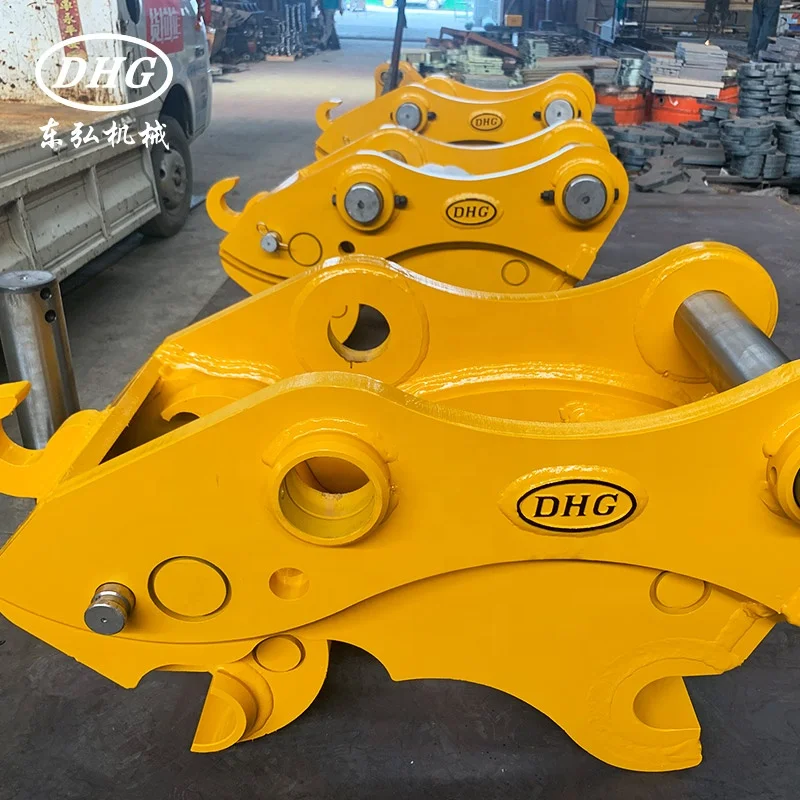 

Hydraulic quick coupler excavator attachments for digging