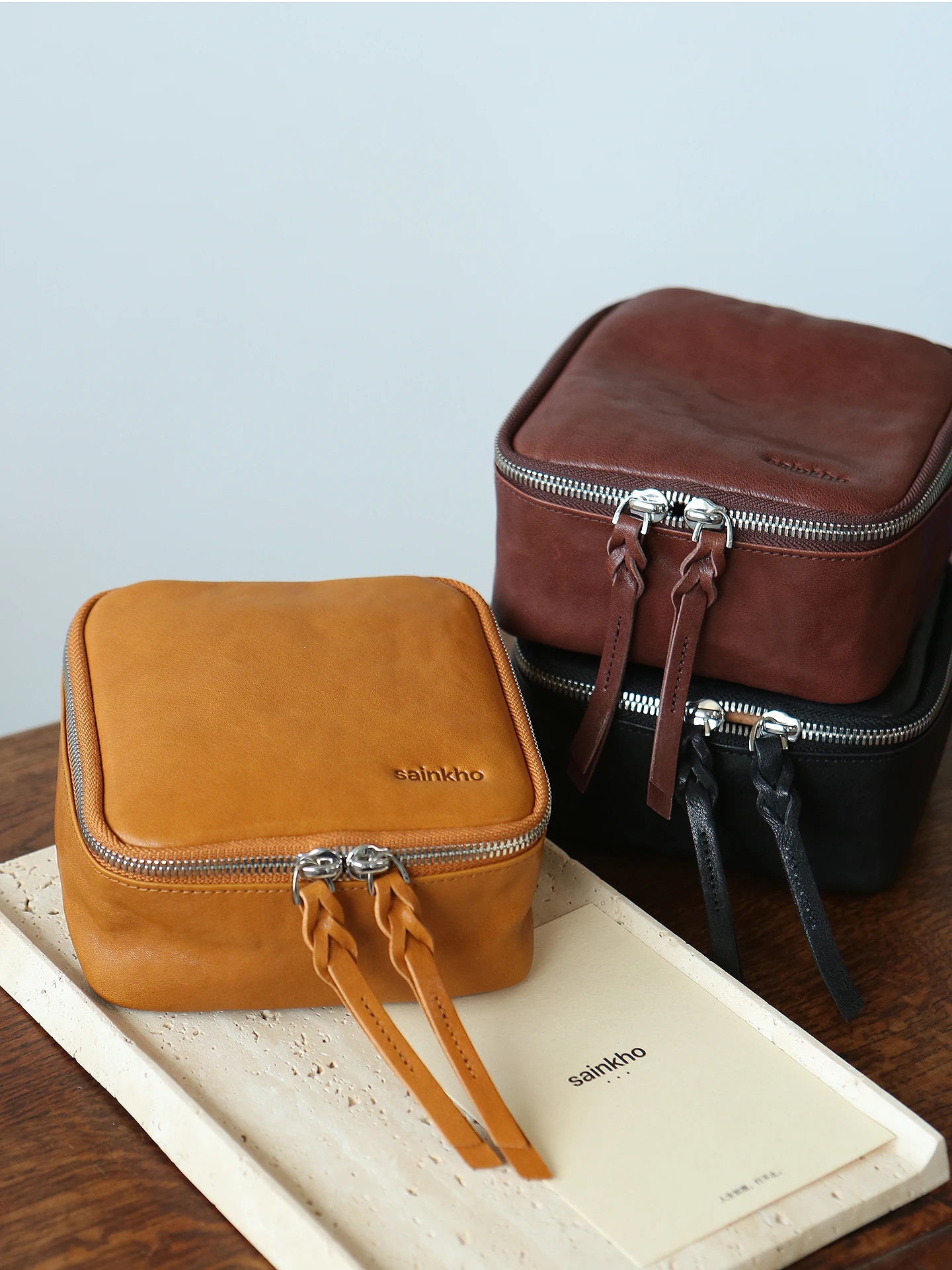 

Large Capaci Leather Jewelry Box Portable Travel Storage Box for Nelaces And Other Jewelry SAINKHO Mountain Kno Brand