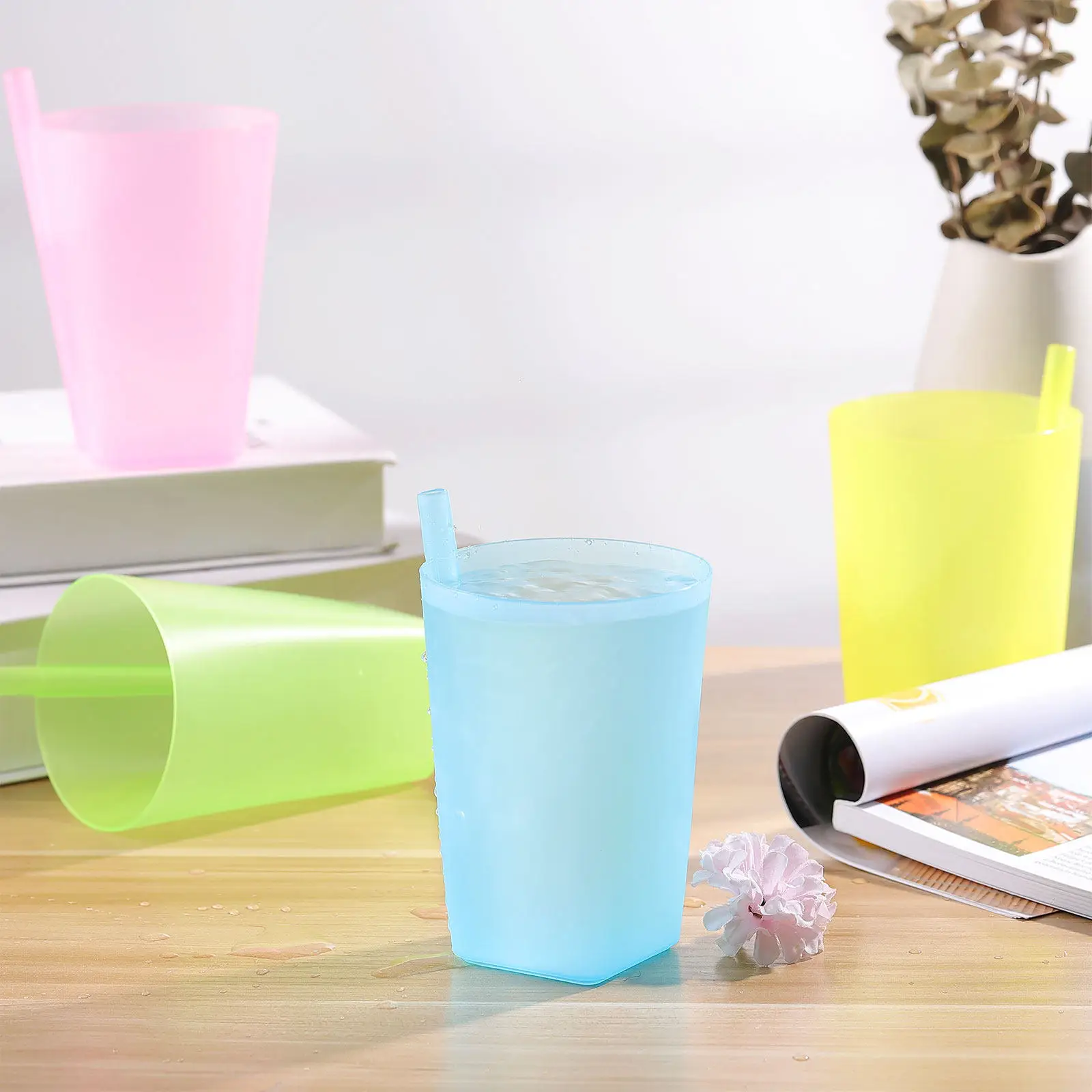 

Набор из 4 детских стаканчиков для напитков, разноцветные, с крышкой, складные, со встроенной трубочкой, прочные, для малышей