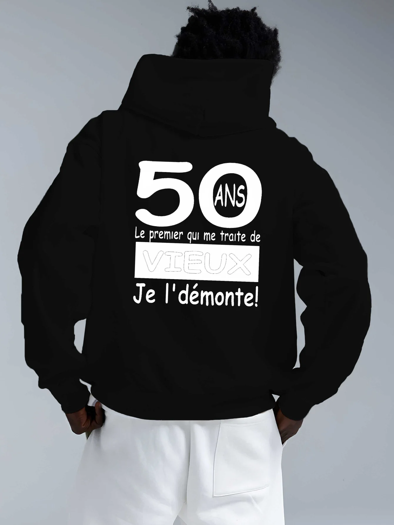 

Мужская забавная толстовка с французской цитатой — подарок на 50-летие, с надписью «50 ЛЕТ» и «Я, которая мне называю себе» СТАРАЯ УПРАВЛЯЮТЬЮ!