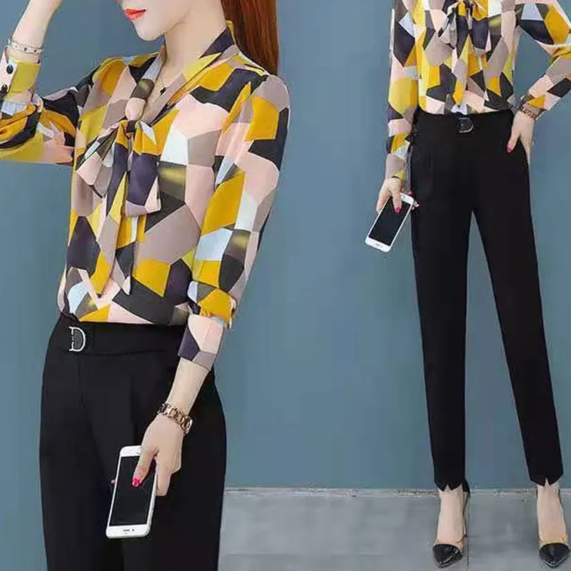 Frauen Kleidung Kontras Farben Geometrische Gedruckt Bluse Frühling Herbst Lange Hülse Schal Kragen Pendeln Taste Bogen Shirt Neue