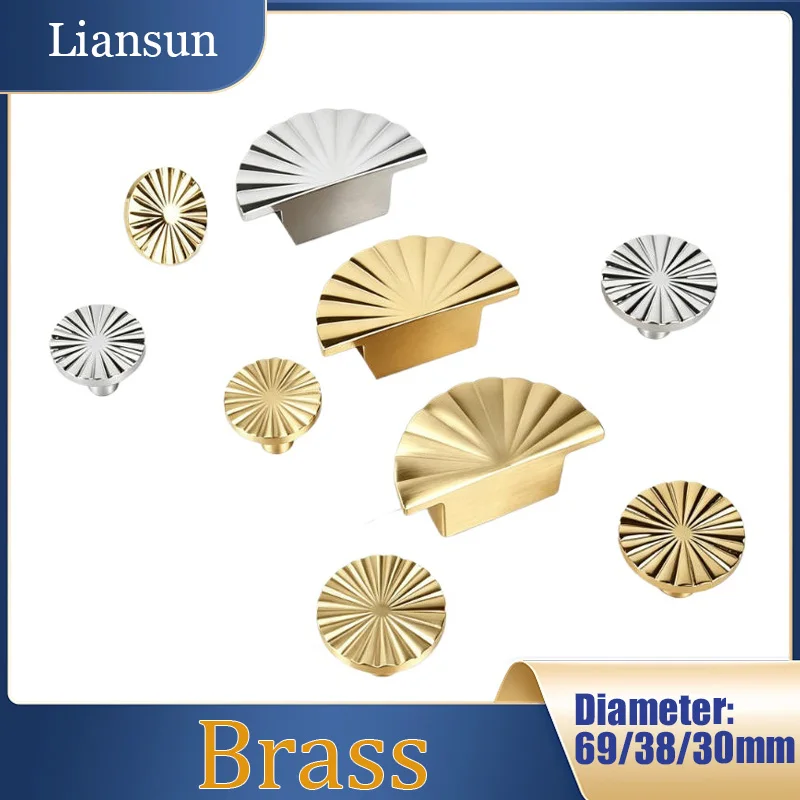 Creative Light Luxury Sunflower Handle Solid Brass Furniture Handle Modern Simple Petal Handle Suitable for Wardrobe Cabinets
