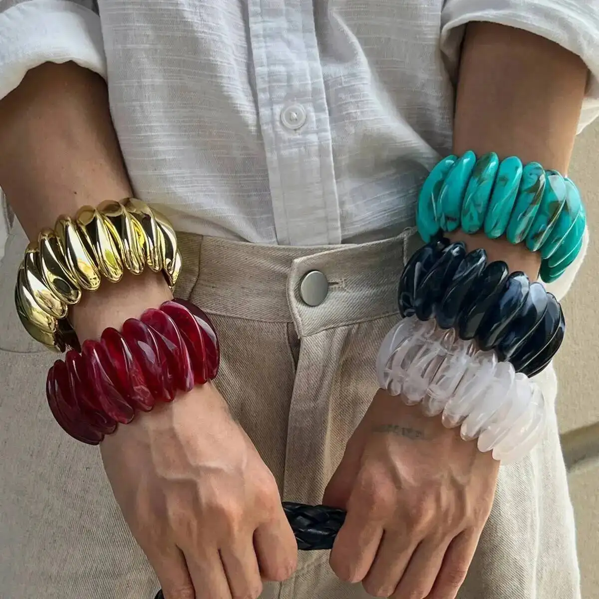 

SHIXIN Bohemian Colourful Resin Acrylic Wide Bangle Bracelet for Women Vintage Irregular Beaded Elastic Bracelet Elegant Jewelry