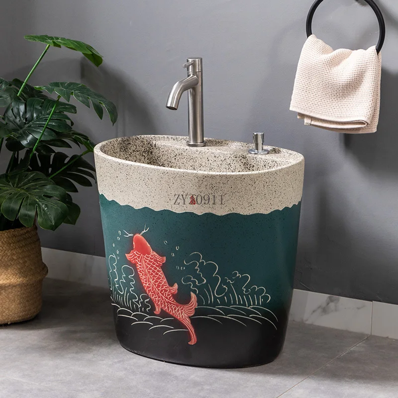 *حوض حوض عمودي عتيق للحديقة حوض خارجي حوض عمودي كبير مستدير