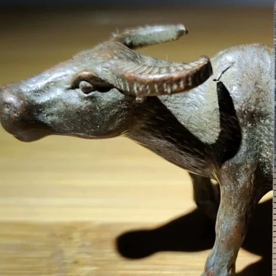 Bronze animal ornaments, twelve zodiac cow ornaments, antiques, and old bronze collectibles, which are booming.