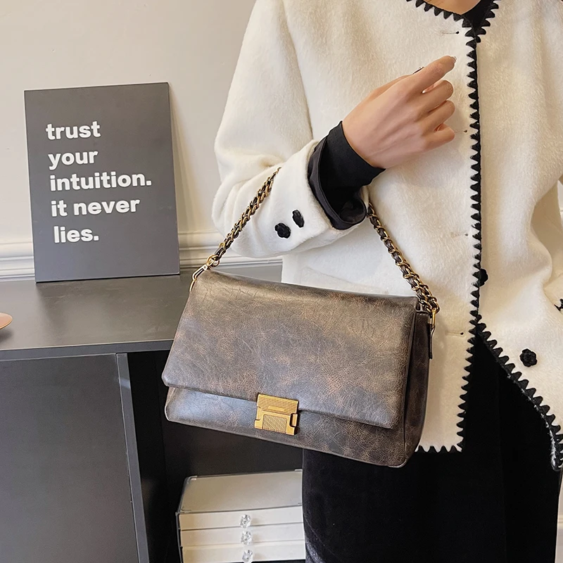 حقيبة كتف كلاسيكية مصممة للأزياء الجلدية الفاخرة للنساء، حقيبة يد كروس أنيقة للمظهر اليومي الأنيق