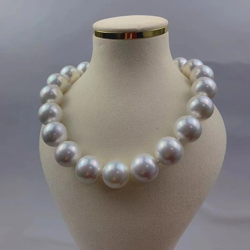 

Deep-Sea Shell Pearl Imitation Pearl Necklace - 20mm Extra-Large Round Shape with Strong Luster, Clavicle Necklace / Choker