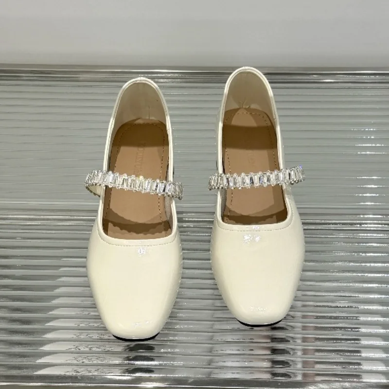 Zapatos de tacón bajo concisos de cuero Pu para mujer, mocasines antideslizantes con suela suave de cristal brillante, zapatos de oficina con plataforma y punta cuadrada ligera para verano