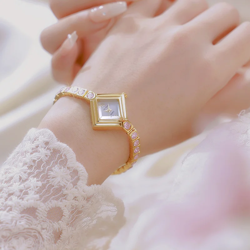 

Легкие роскошные женские часы с вишневым цветком и розовыми бриллиантами, кварцевые наручные часы, простые модные женские часы с темпераментным циферблатом