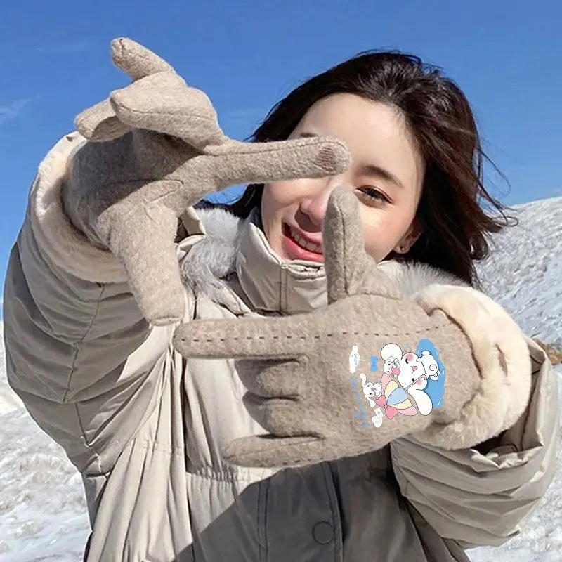 قفازات Miniso Kuromi نفسها لطلاب الخريف والشتاء الدافئ في الهواء الطلق مقاومة للرياح بالإضافة إلى قفازات أطفال مخملية تعمل باللمس