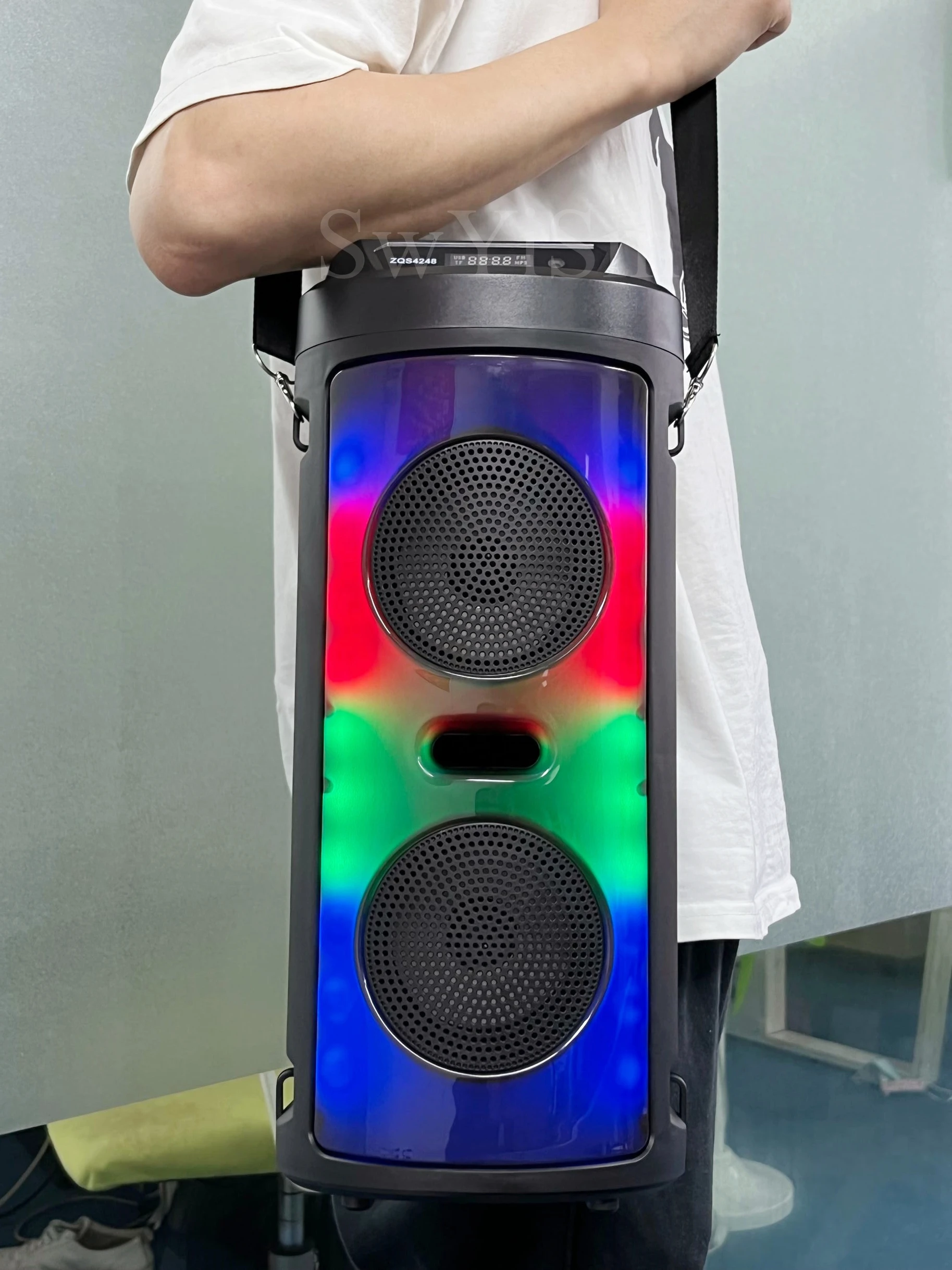 new-explosion-model-portable-bluetooth-speakers-with-microphone-remote-zqs-high-end-black-outdoor-dual-4-inch-big-speakers-party