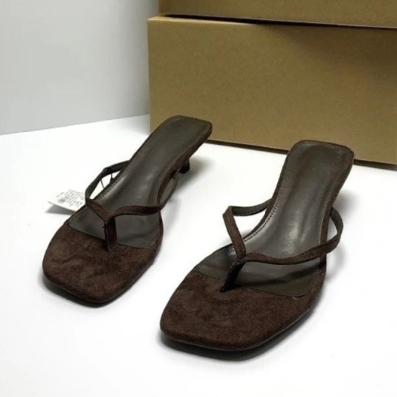 

Женские шлепанцы на каблуке-рюмочке в стиле ретро, мягкие, коричневые, замшевые, с квадратным носком, повседневные летние модные тапочки для пляжа и отпуска