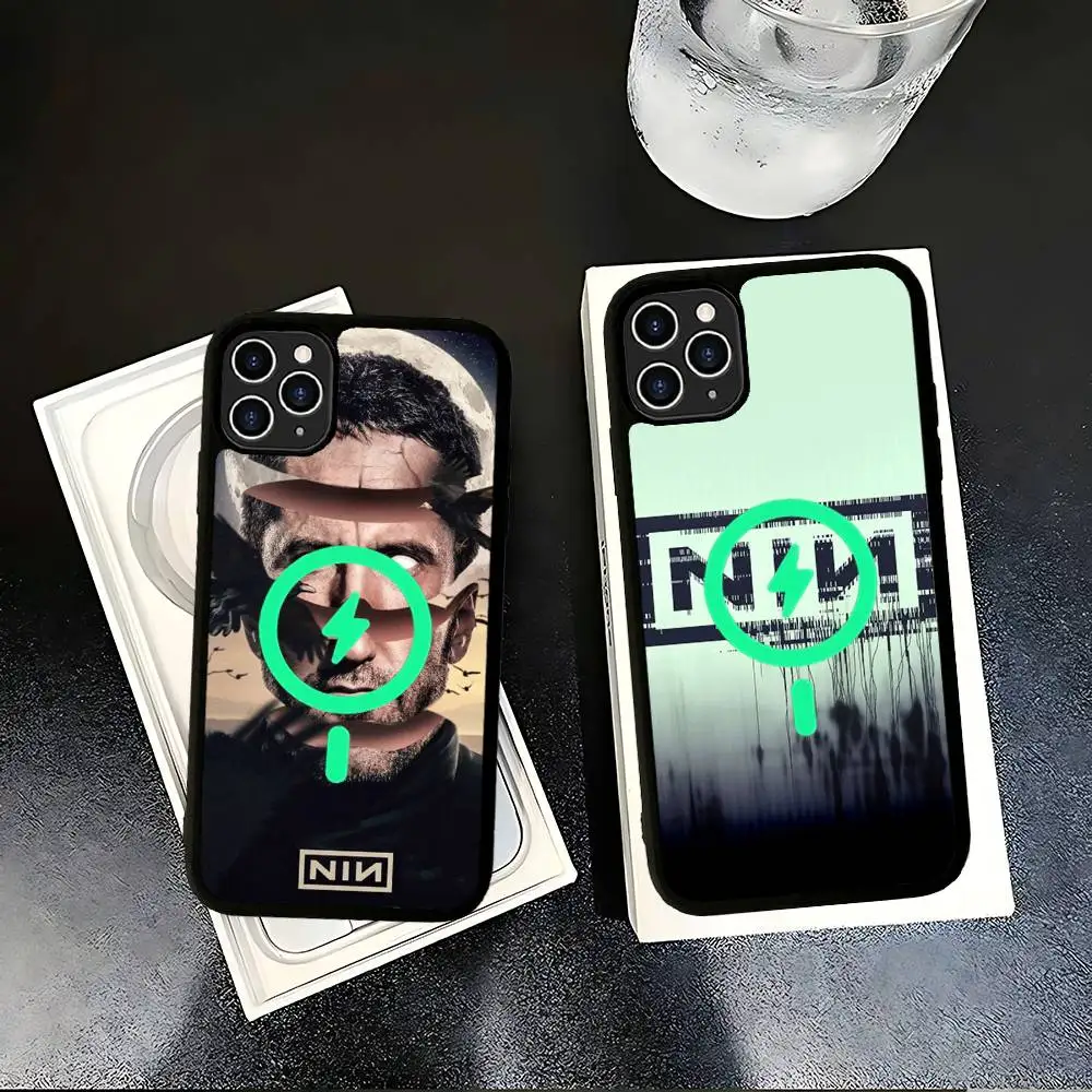 Klassische Band Nine I-Inch N-Nails Handyhülle für IPhone 17 Air 16 15 14 13 12 11 Pro Max Plus Magsafe Wireless Charge Cover