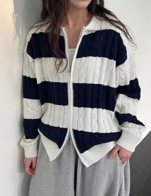 

2025 Autumn/winter Vacation Color Blocked Woolen Hoodie Coat Sweater Women's Wear