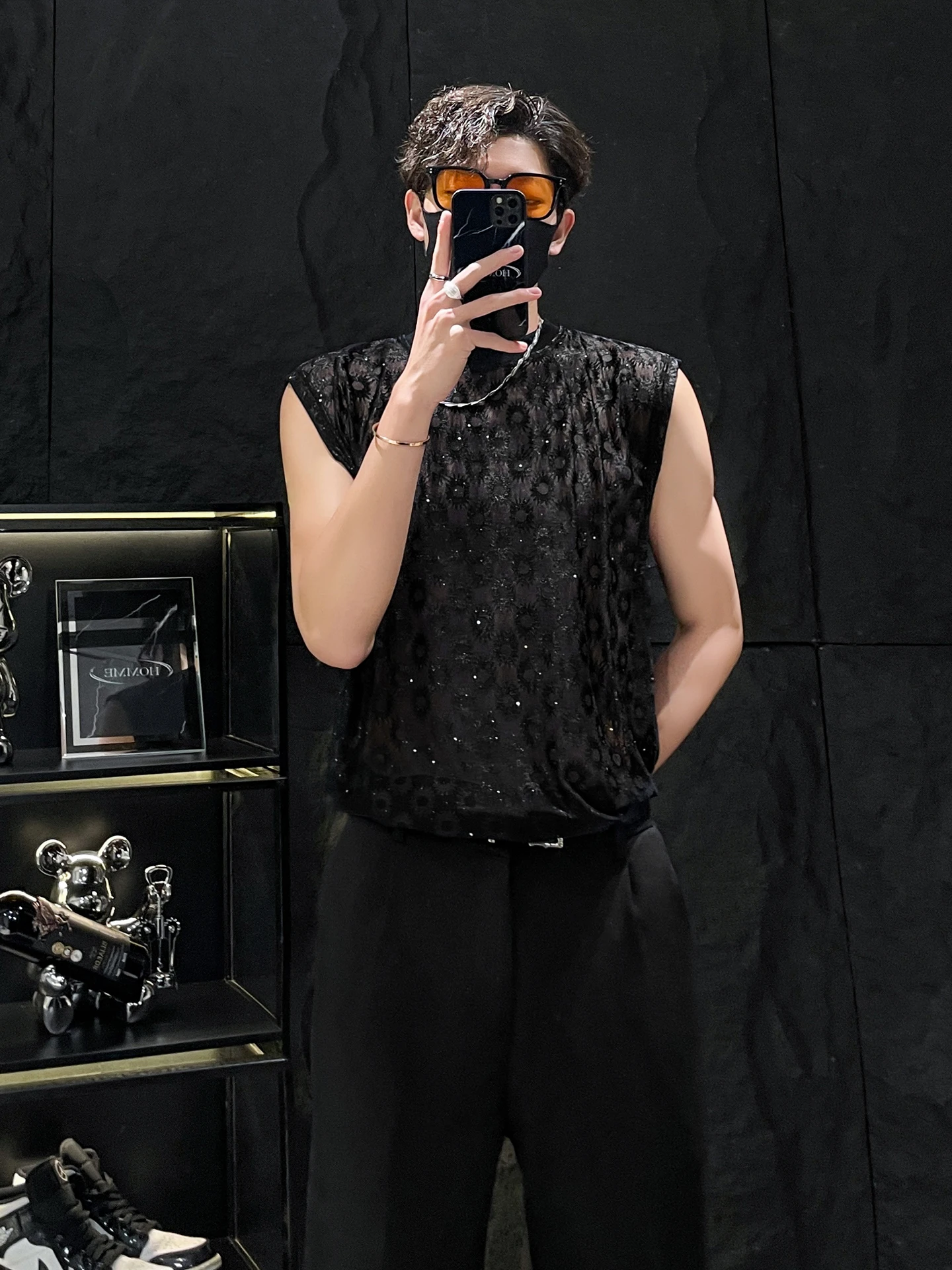 

Ultra-Thin Me Hollow Suower Svel T-irt Bla Vest Men Loose Breathable Casual Summer Top Youth Faion round Ne