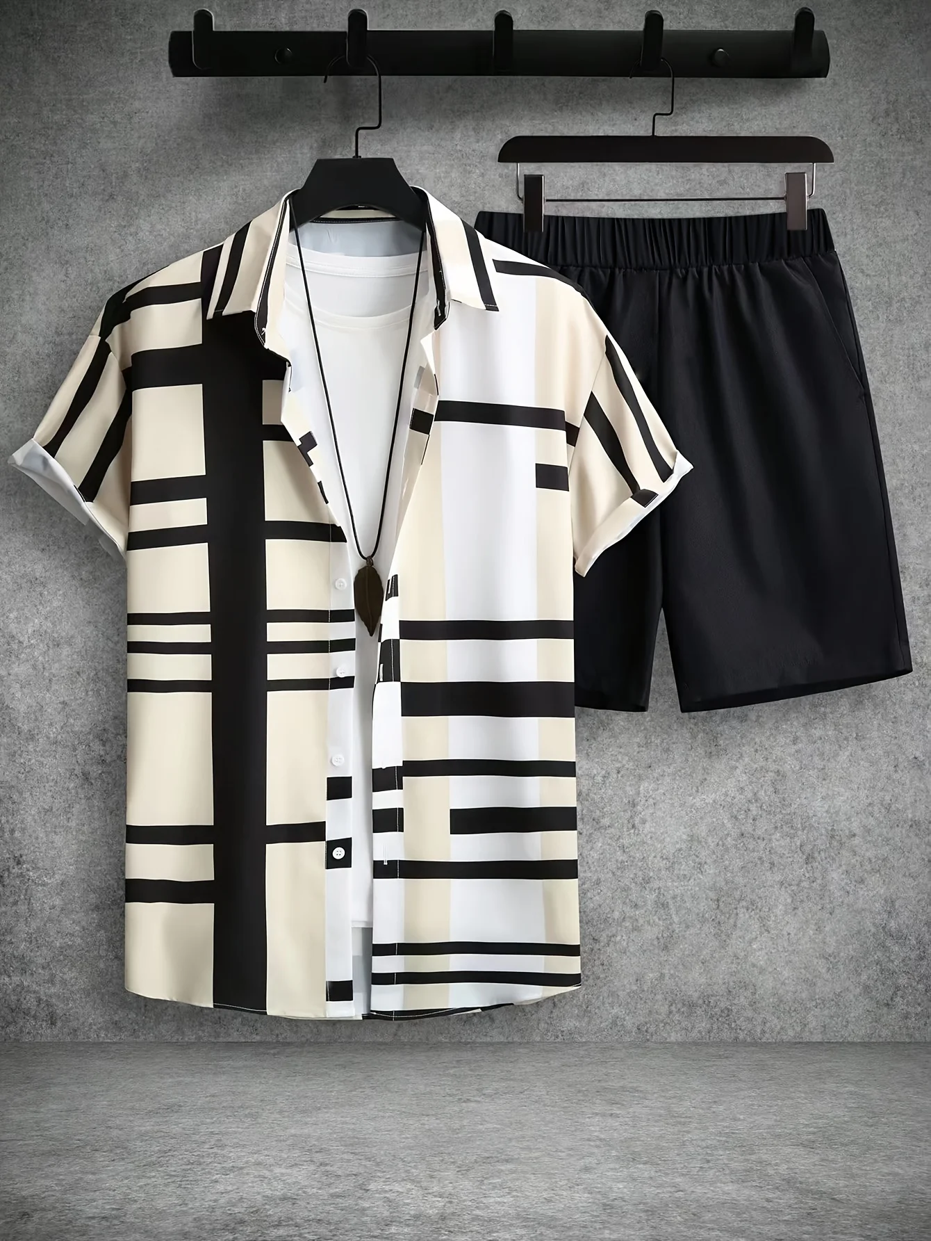 New Irregular Striped Print Mens Shirt and Beach Shorts Set Street Style Relaxed-Fit Short-Sleeve Shirt and Shorts Two-Piece Set