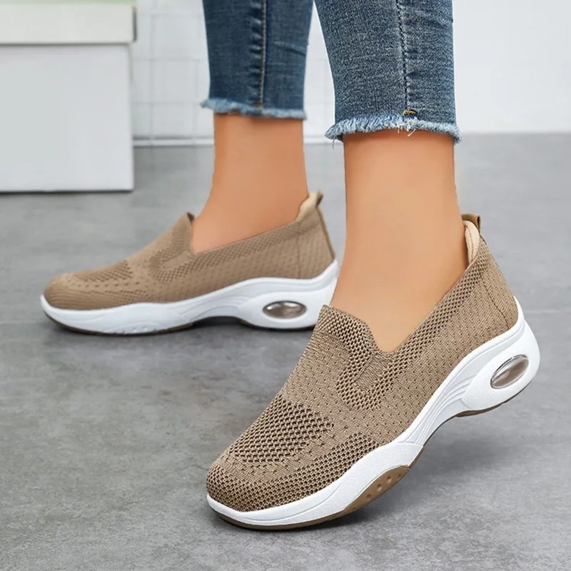 Zapatos vulcanizados de talla grande para mujer, zapatillas informales de malla ligera con punta redonda, a la moda, 2024