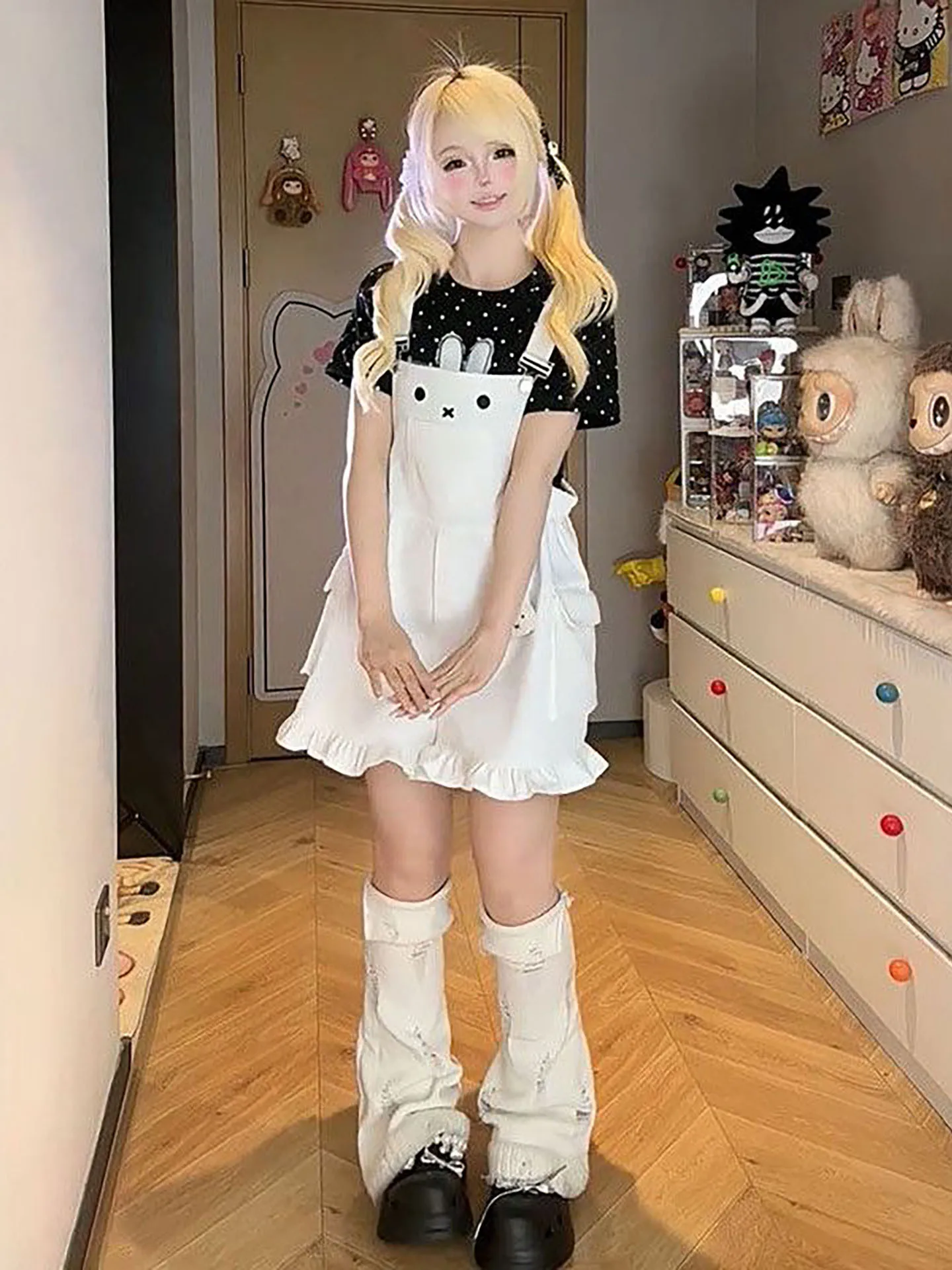 

2026 New Sweet Girl Cute Black White Color Collision Short Sleeve Top with Black Strap Flower Bud Shorts Two Piece Set