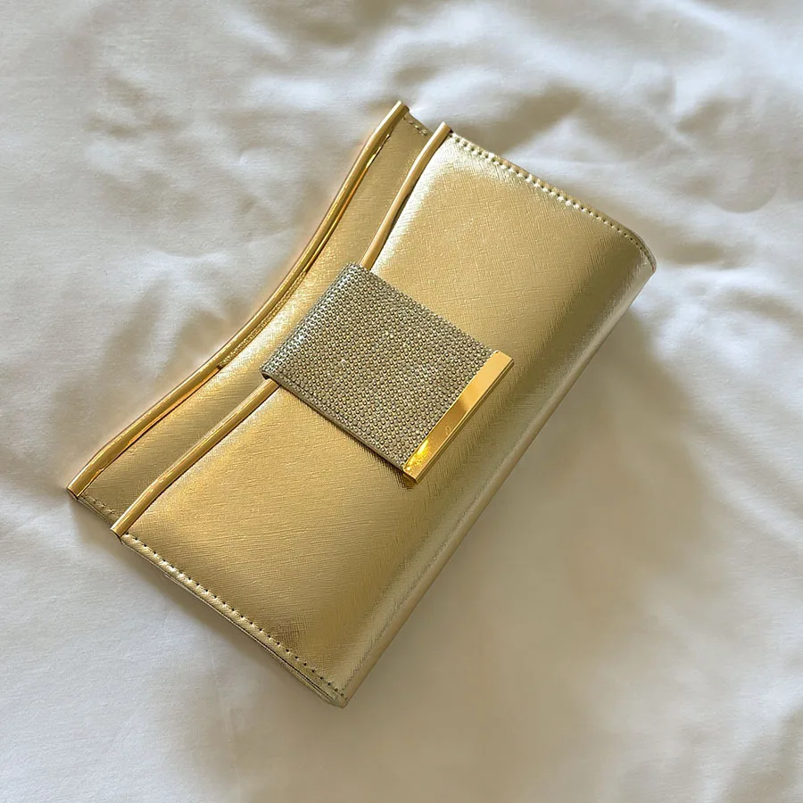 Light luxury metal glossy hand holding shiny full diamond square high-end atmospheric dinner dress bag