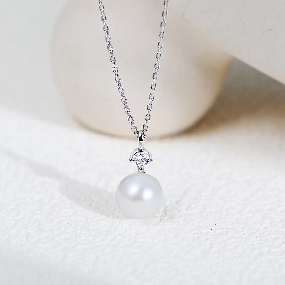

Korean Style S925 Sterling Silver Necklace for Women, Natural Bread Pearl with Zircon, High-End Temperament Collarbone Chain