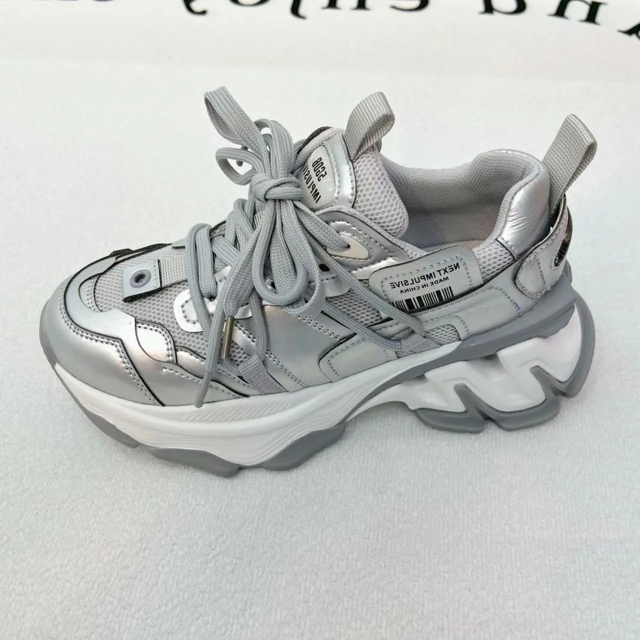 Gruba podeszwa lekkie fajne buty dla taty damskie wiosna 2023 nowa seria impulsowa oddychające sportowe obuwie pojedyncze buty