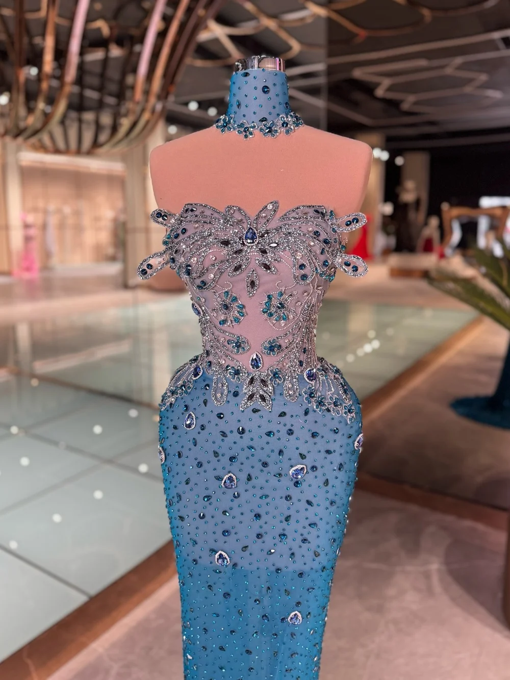 Exquisite Strapless Evening Dress 2026 Classic Crystal Beaded Party Gown Charming A-line Floor Length Party Dresses فساتين سهرة 2