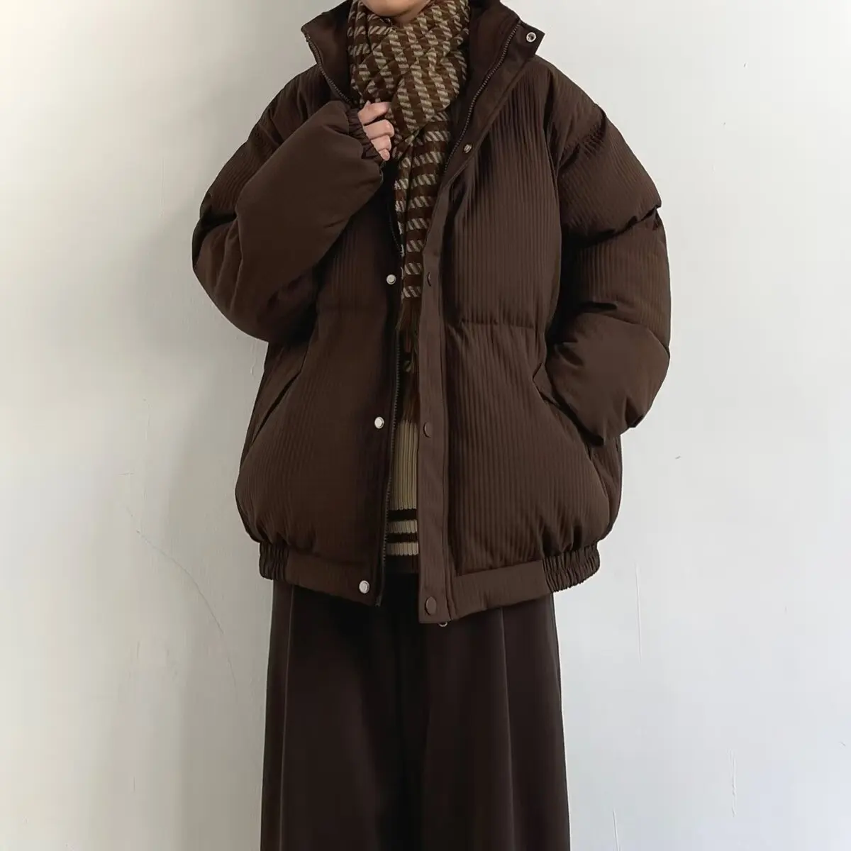 

Модная женская зимняя куртка с воротником-стойкой, новинка 2025 года, утепленная, с объемным дизайном, из хлопка, стандартной длины