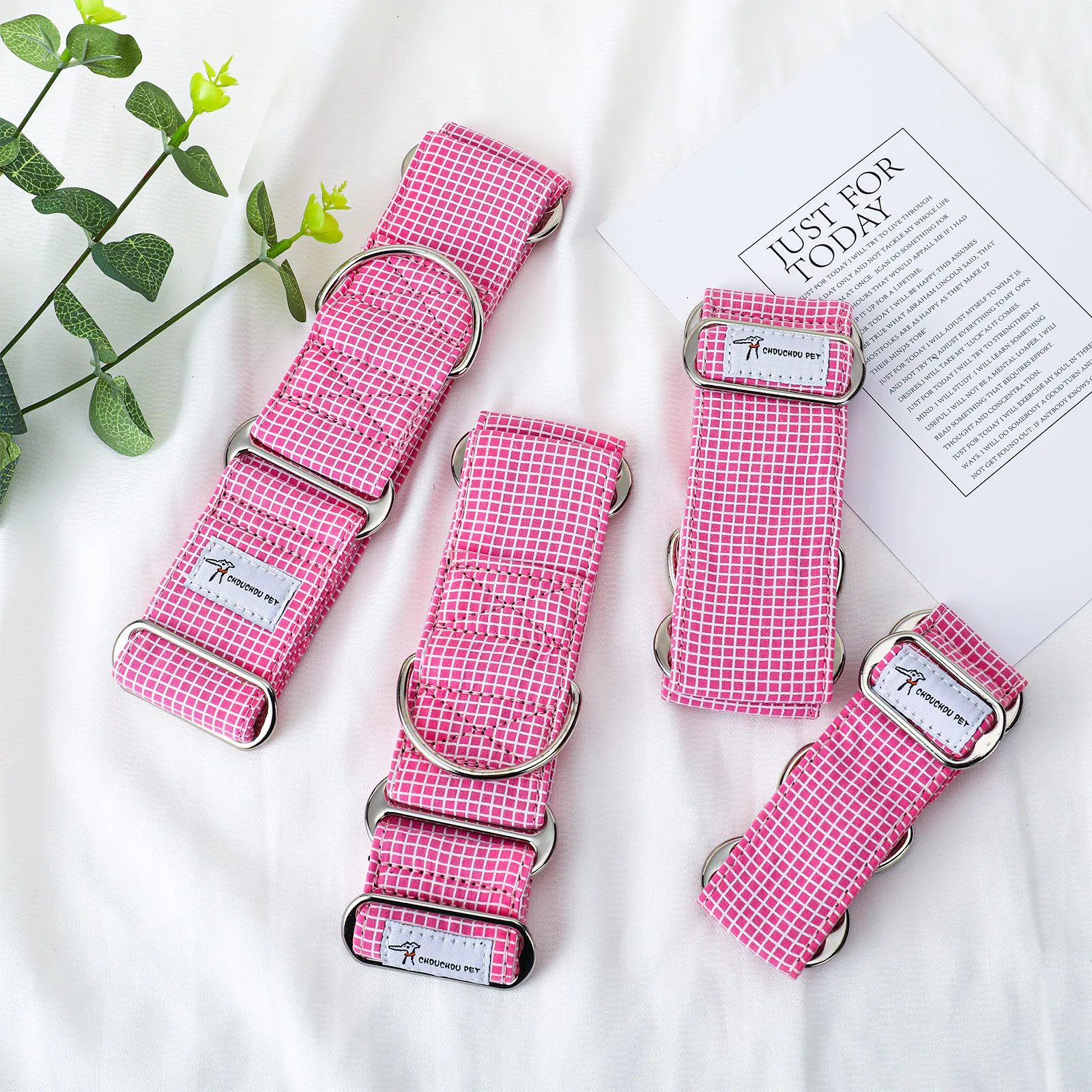 Verstellbarer Weicher Baumwollhalsband für Italienische Windhunde im Sommer Frühling Blau Rosa Kariert Outdoor-Zubehör für Große Hunde im Herbst – Detail 5