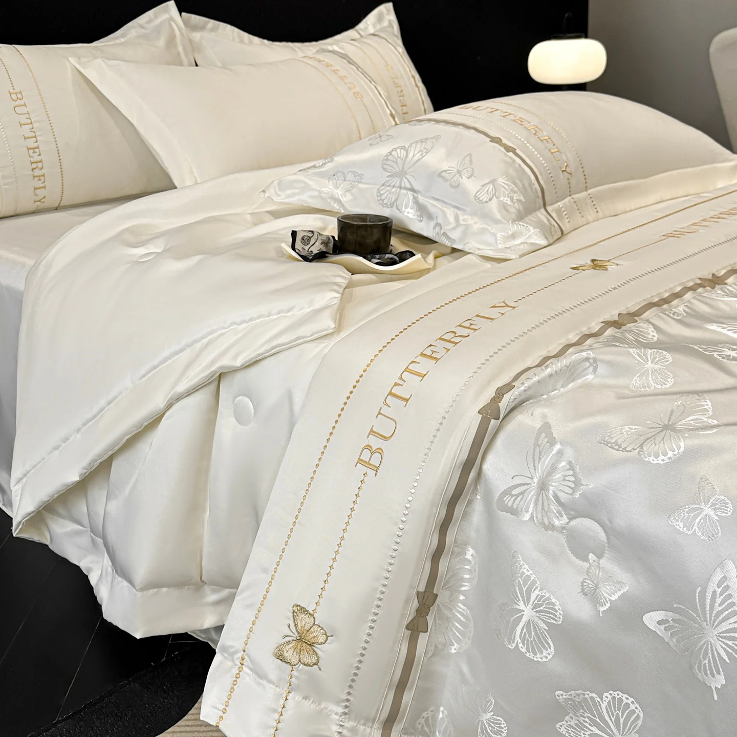 

Washed Silk Embroidered Summer Quilt 2026 Spring Summer New Lightweight Soft Breathable Machine Washable Air Conditioner Quilt