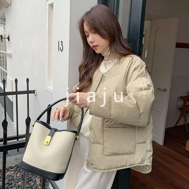 2024 Round Neck Down Jacket Women's Winter Loose Short Loose Loose Thickened White Duck Down Jacket