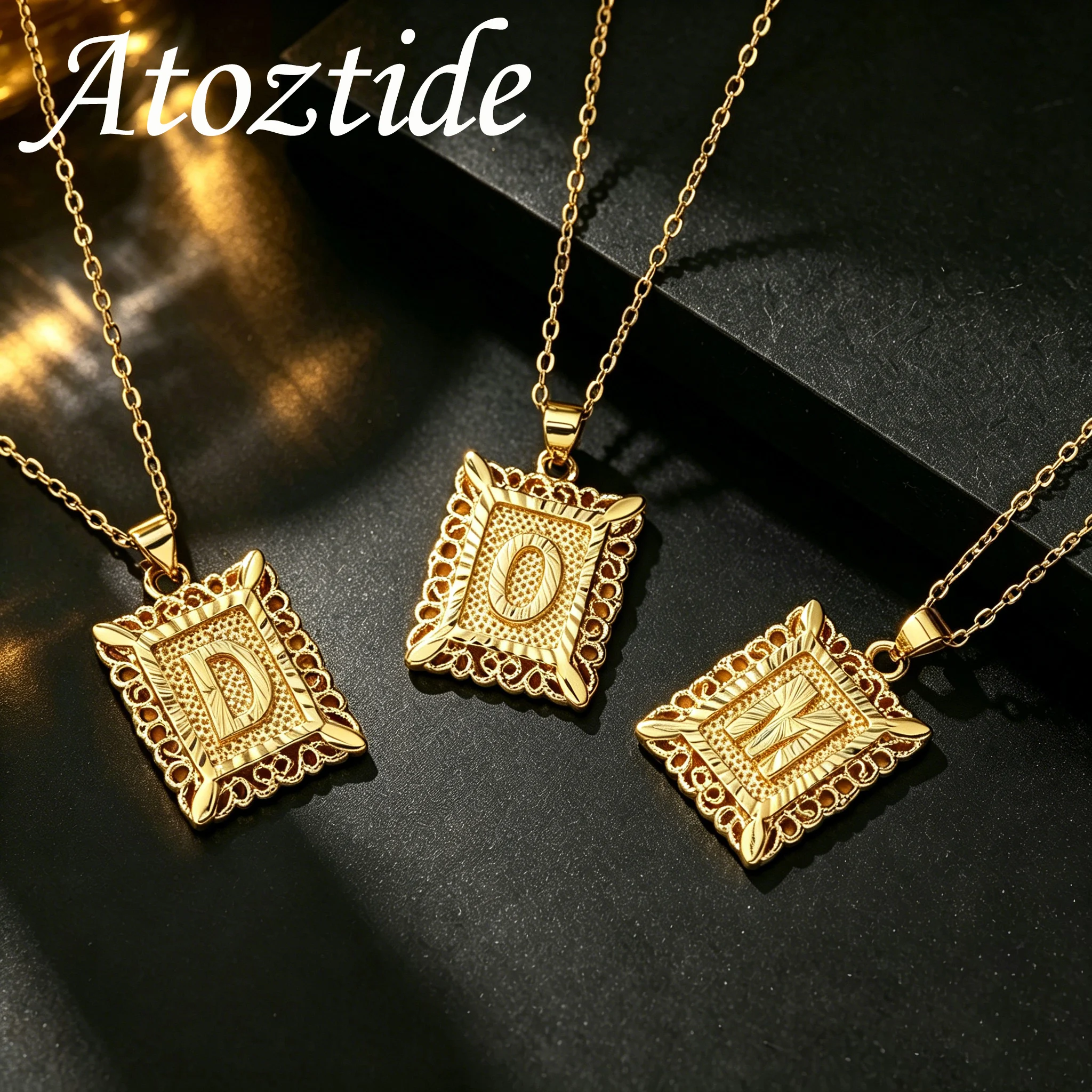 Engraved Name Necklace - Atoztide Retro-Halskette mit quadratischem Buchstaben-Anhänger aus