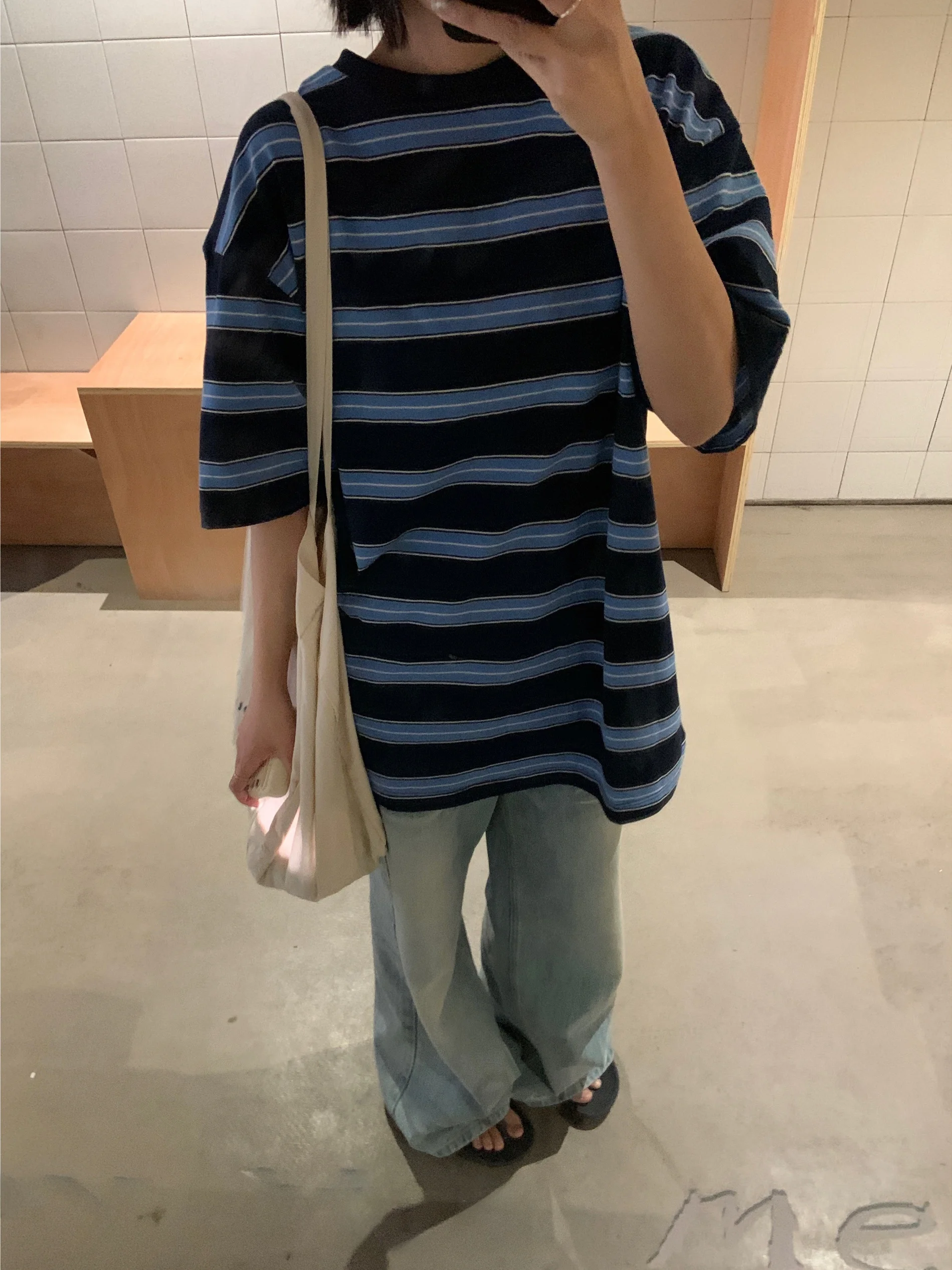 

Ретро-американская полосатая трикотажная футболка с коротким рукавом, свободная повседневная летняя модель с круглым вырезом, креативный дизайн для города