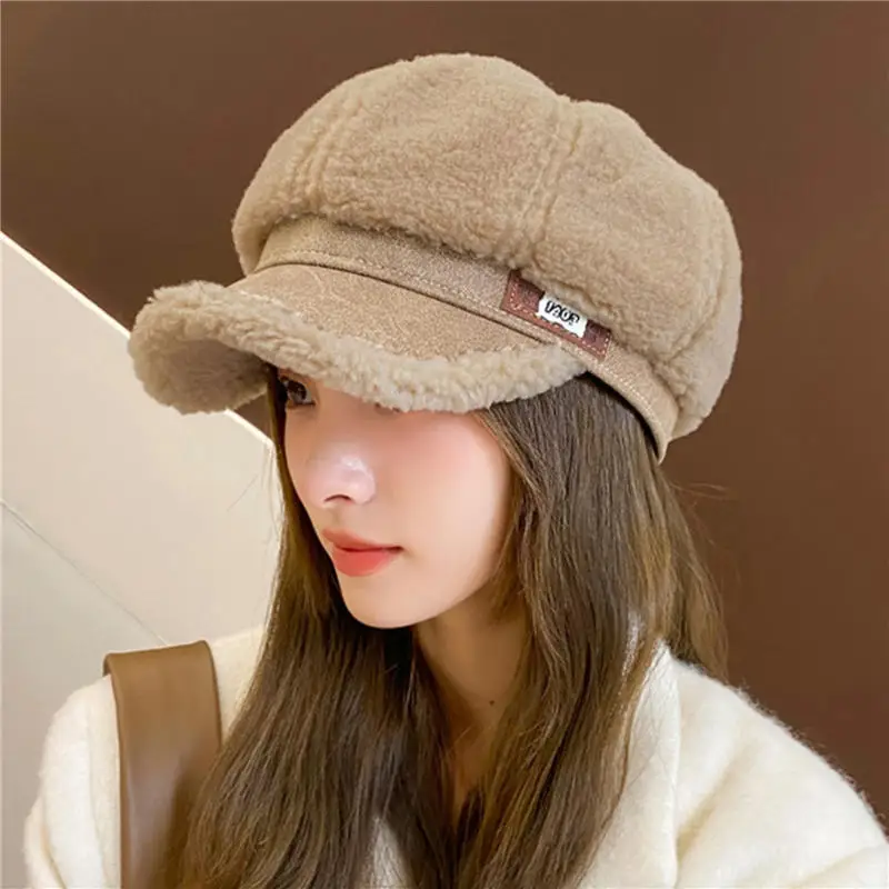 New Lamb Hair Octagonal Hat for Women's Korean Fashion Duck Tongue Hat with Plush Bud Hat, Fashionable British Retro Artist Hat