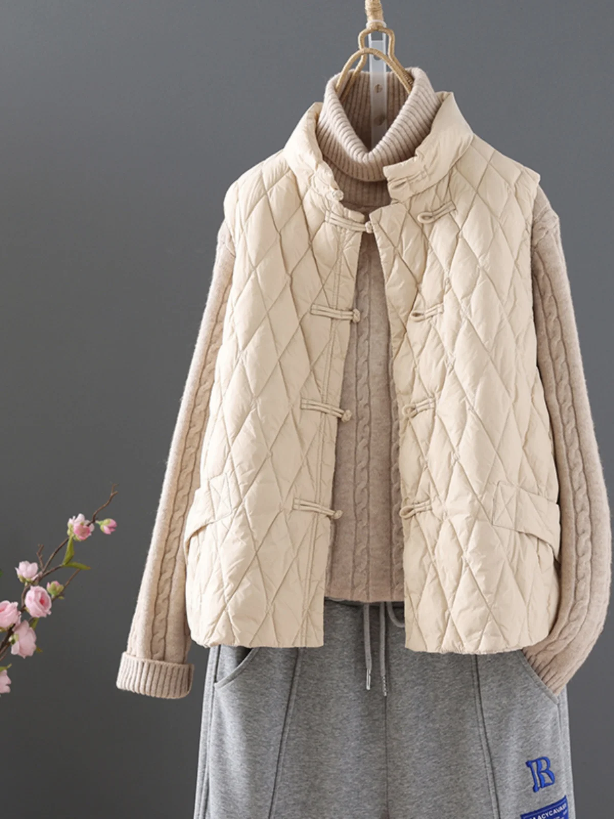 

Lightweight Quilted Cotton Vest Women's ort Jaet Autumn Faion Anti-Season Retro Button Design Breathable Comfortable