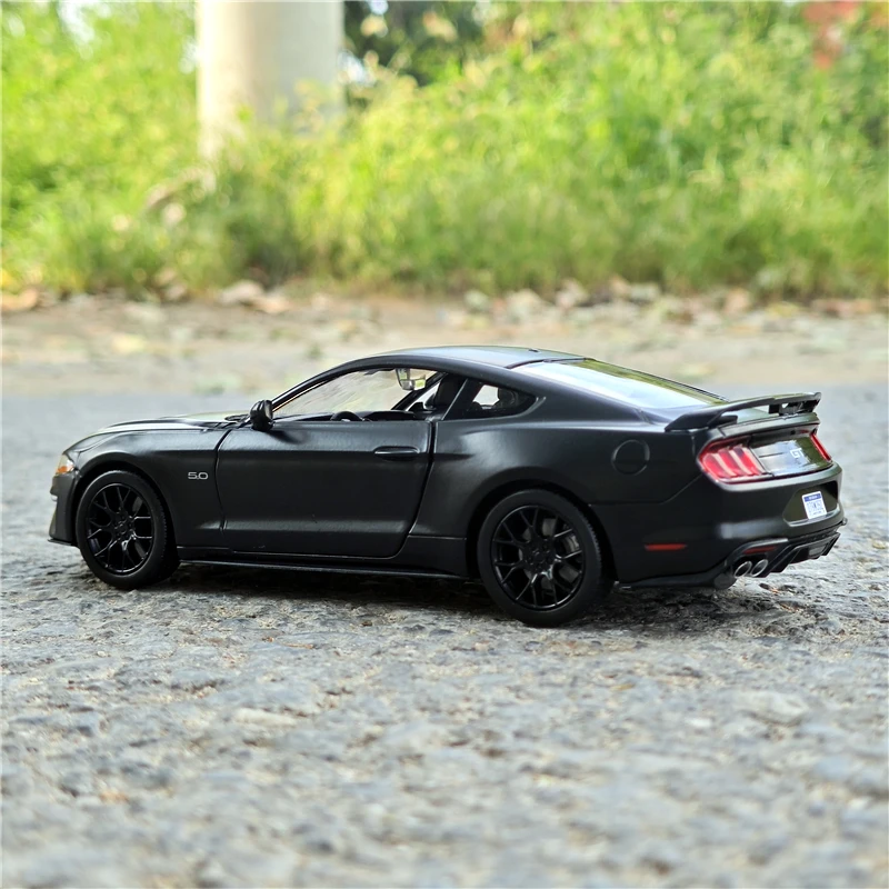 1:24 Mustang GT 2018 Legierung Sportwagen Modell Druckguss Metall Rennwagen Modell Hohe Simulation Sammlung Kinder Spielzeug Geschenk Ornament