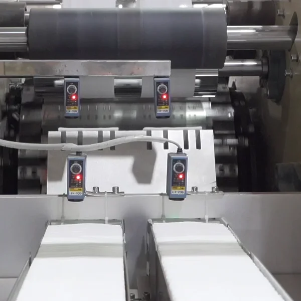 BN-B3 High-speed medical gauze swab/compression/pad cutting and folding machine