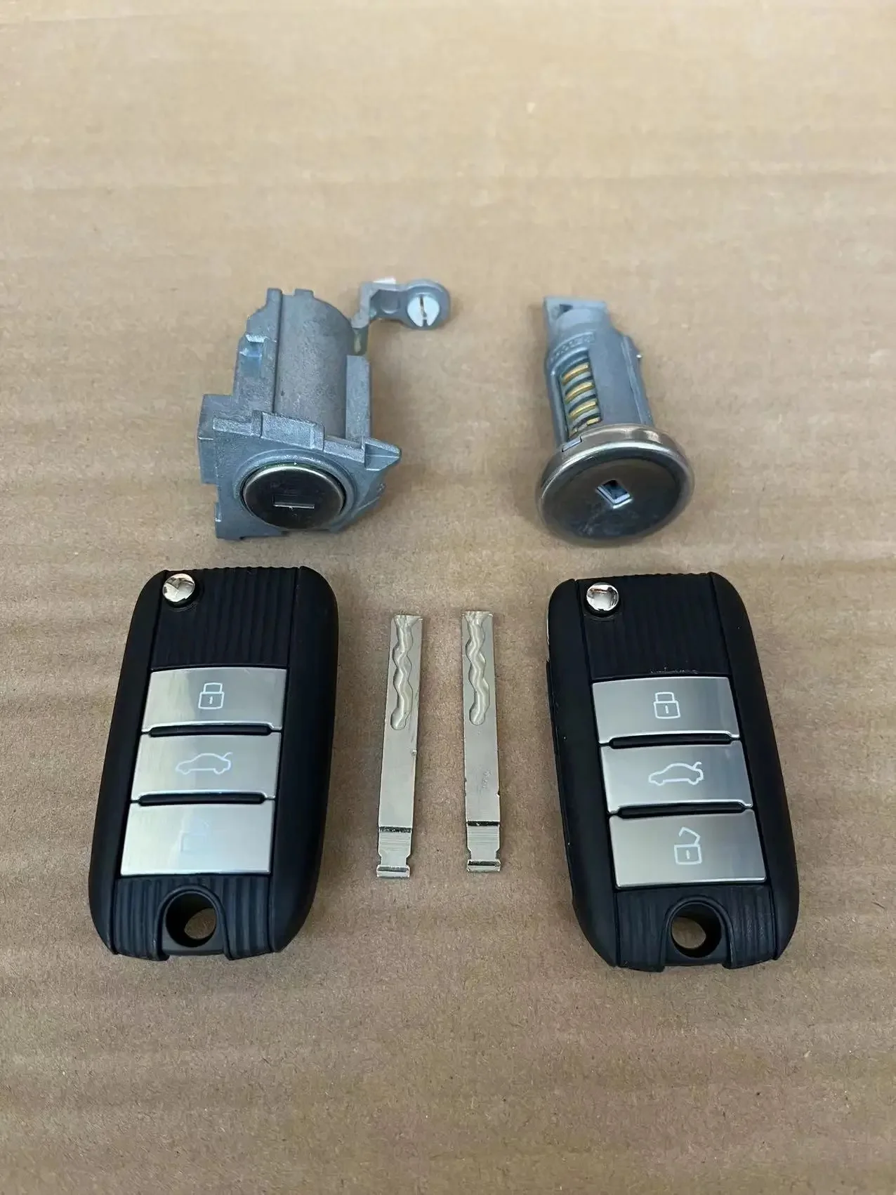 

Centrol Door Lock For MG ZSMG6 RX5 RX8i6 Ignition lock core Replacement With remote key
