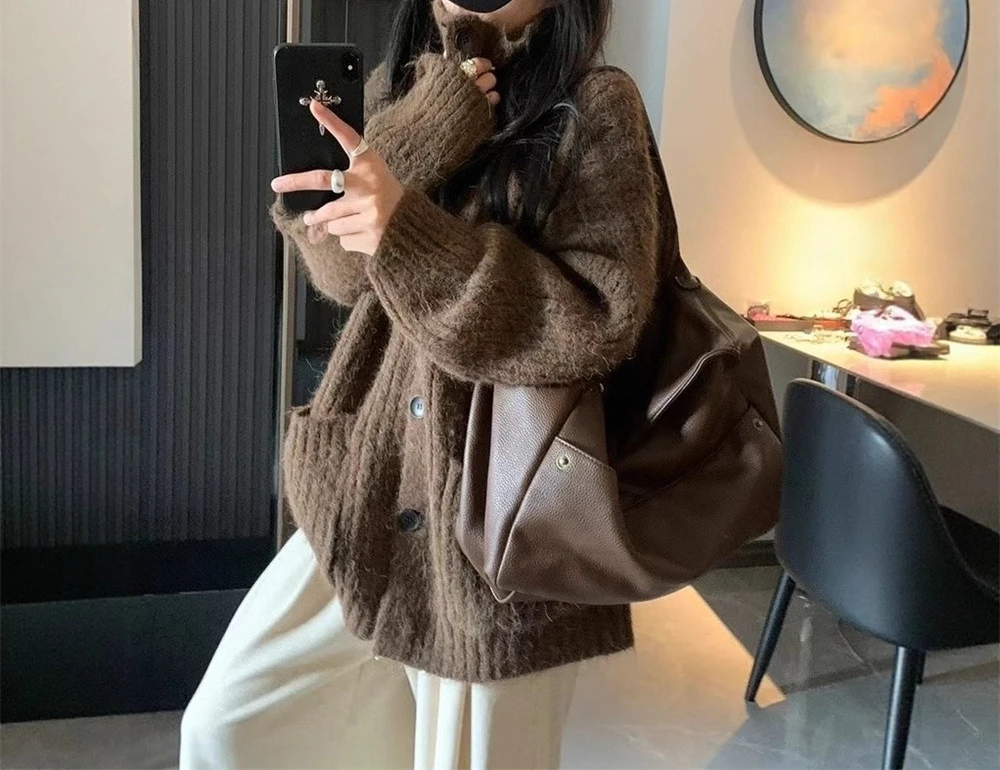 Sweter damski z wysokim kołnierzem na jesień/zimę 2025, nowy, luźny kardigan z dzianiny.